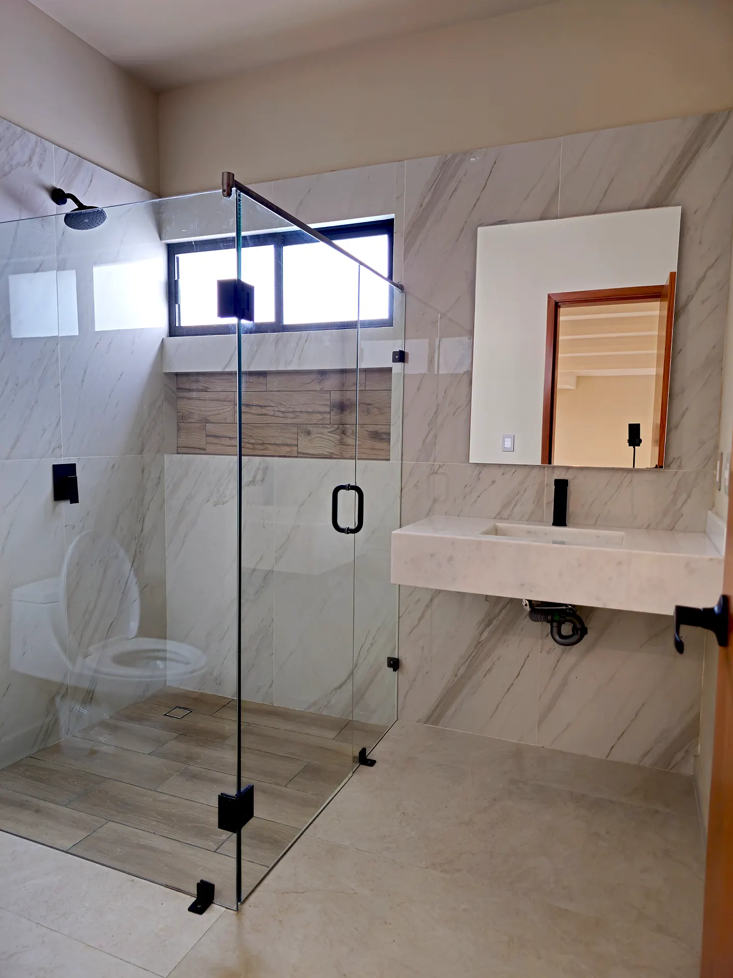 Baño compartido, construir casa en mazatlan, maralto, erka constructora
